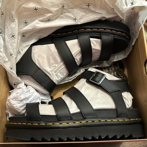 NWT Dr Martens Blaire sandals
